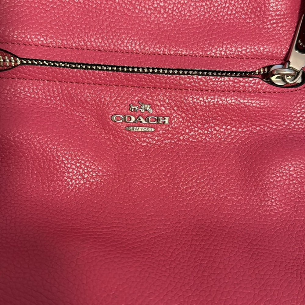 Excellent condition Coach leather purse - Picture 2 of 4